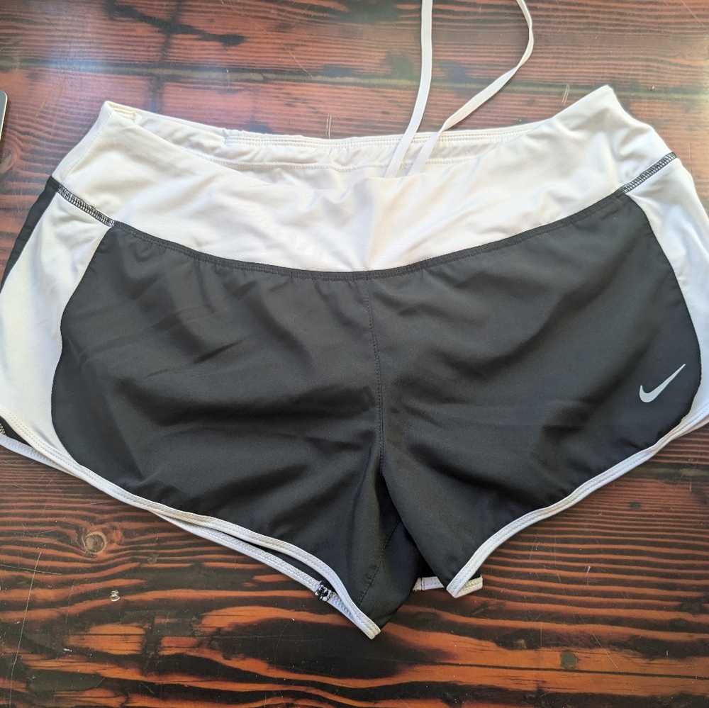 Nike Dri-FIT Black & White Running Shorts – Size L